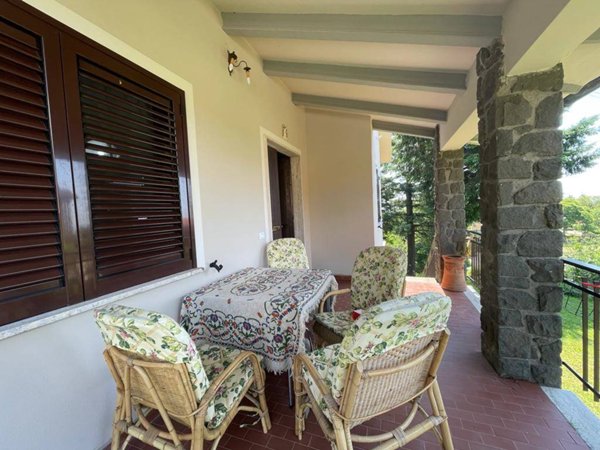 casa indipendente in vendita a Pescia
