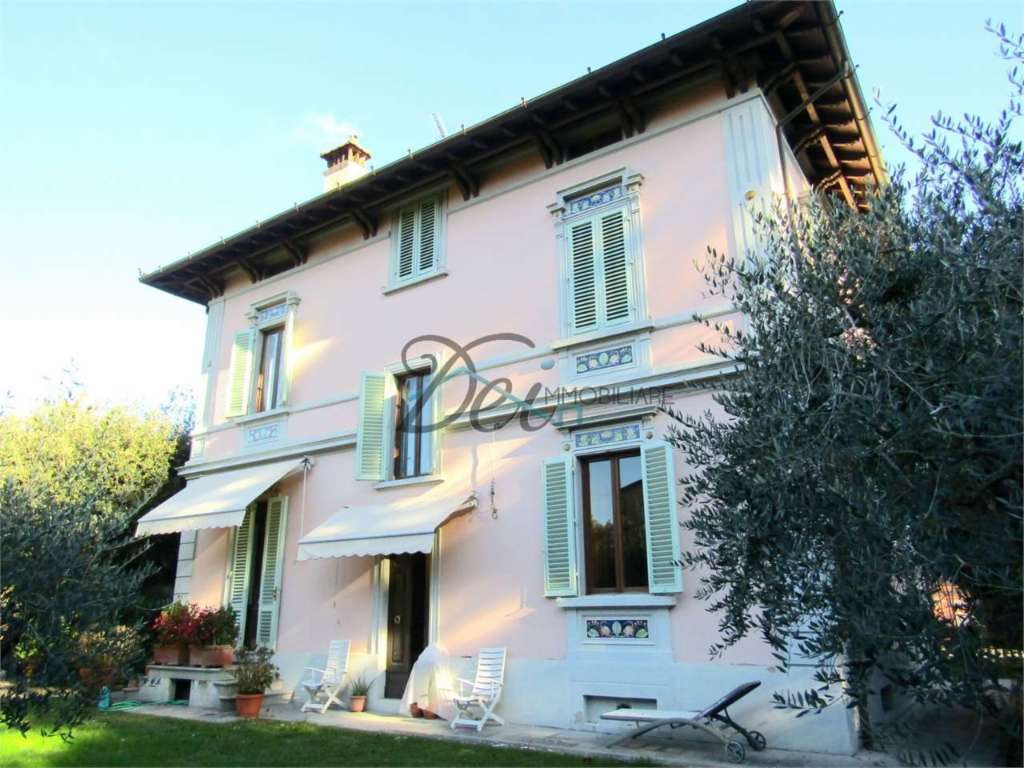 casa indipendente in vendita a Pescia in zona Collodi