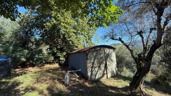 casa indipendente in vendita a Pescia in zona Pietrabuona