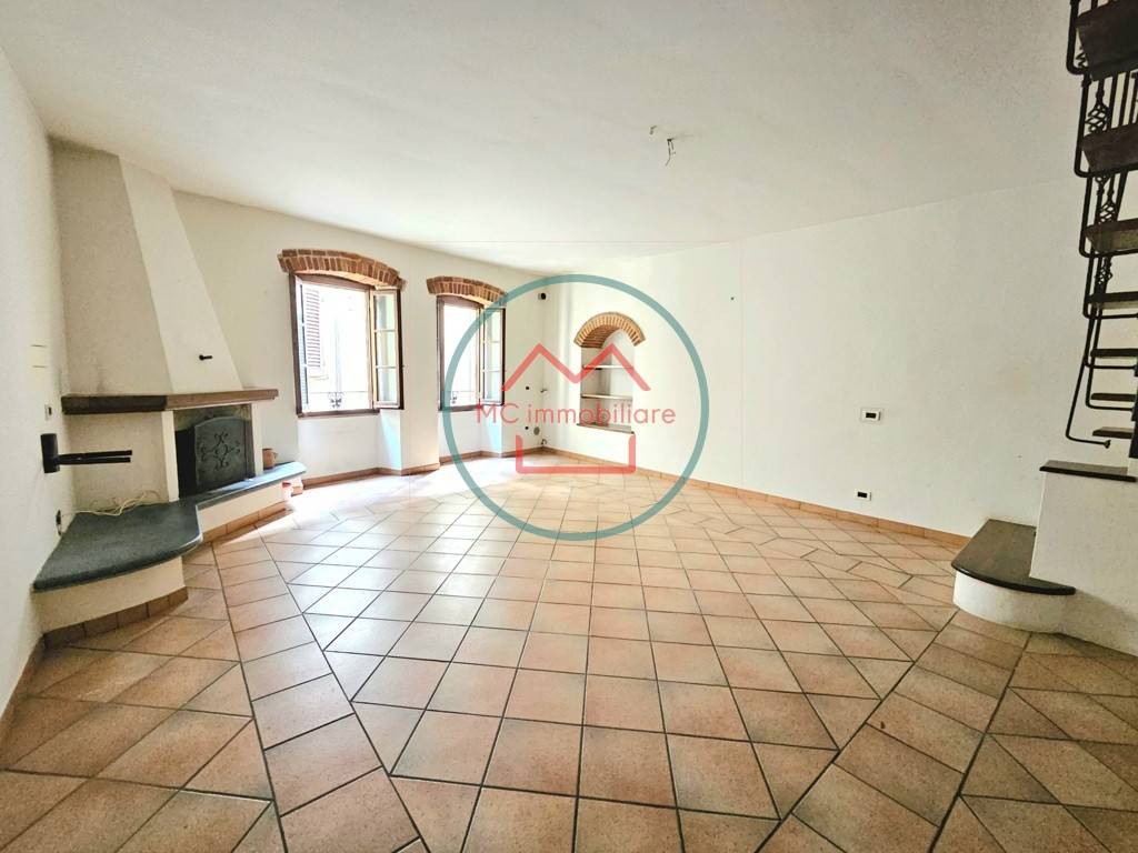 casa indipendente in vendita a Pescia