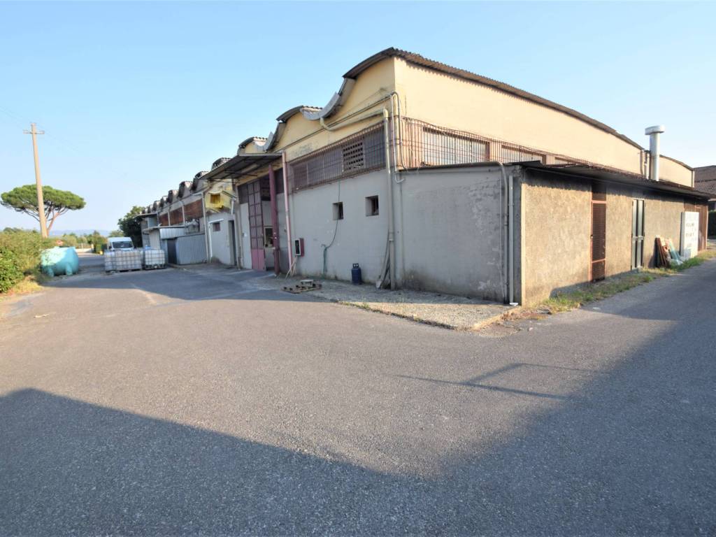 locale commerciale in vendita a Pieve a Nievole