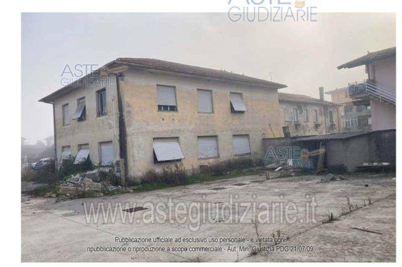 locale commerciale in vendita a Pieve a Nievole