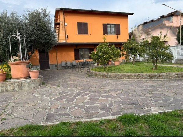 casa indipendente in vendita a Pieve a Nievole in zona Poggetto