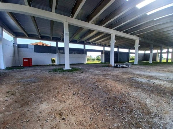 locale commerciale in vendita a Pieve a Nievole in zona Poggetto