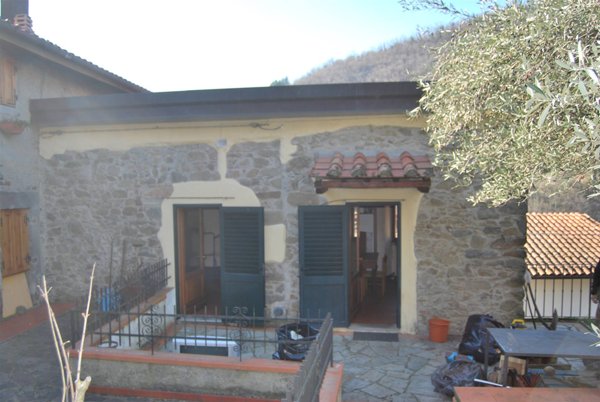 casa indipendente in vendita a Pistoia in zona Borghetto