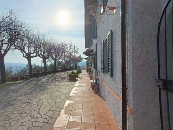 casa indipendente in vendita a Pistoia in zona Valdibrana
