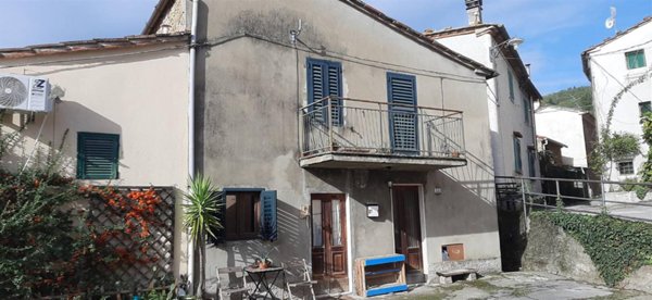 casa indipendente in vendita a Pistoia in zona Arcigliano