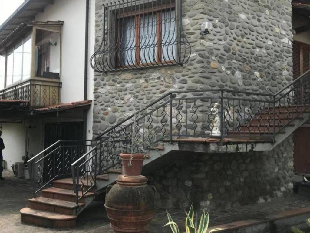 casa indipendente in vendita a Pistoia