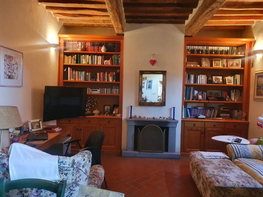 casa indipendente in vendita a Pistoia in zona Spazzavento