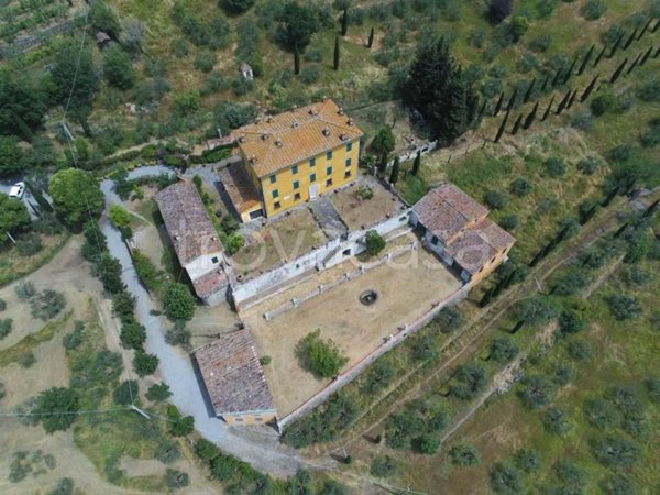 casa indipendente in vendita a Pistoia in zona Spazzavento
