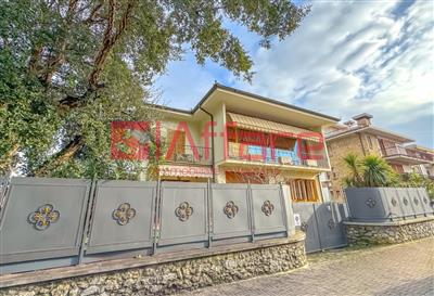 casa indipendente in vendita a Pistoia