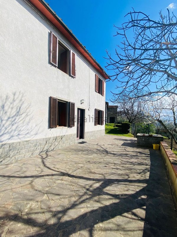 pentavano in vendita a Pistoia in zona Valdibrana