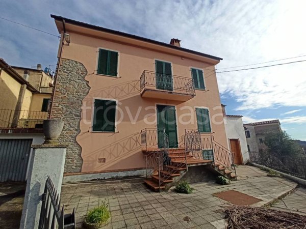 casa indipendente in vendita a Pistoia in zona Villa di Baggio