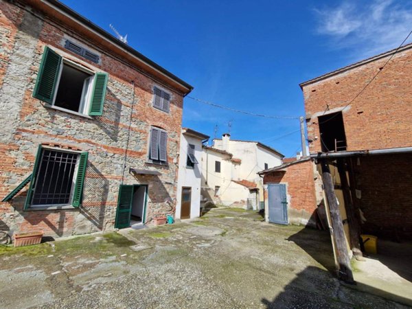 casa indipendente in vendita a Pistoia in zona Spazzavento