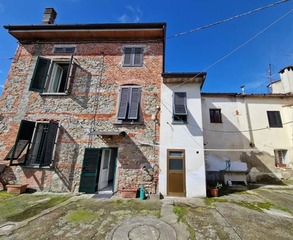casa indipendente in vendita a Pistoia in zona Spazzavento
