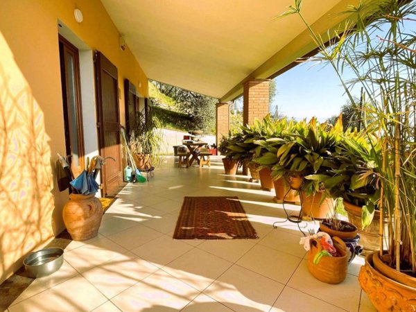 casa indipendente in vendita a Pistoia in zona Spazzavento