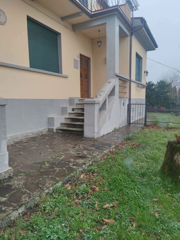 casa indipendente in vendita a Pistoia in zona Sammommè