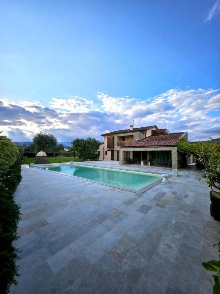 casa indipendente in vendita a Pistoia in zona Baggio
