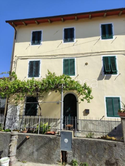 casa indipendente in vendita a Pistoia in zona Baggio