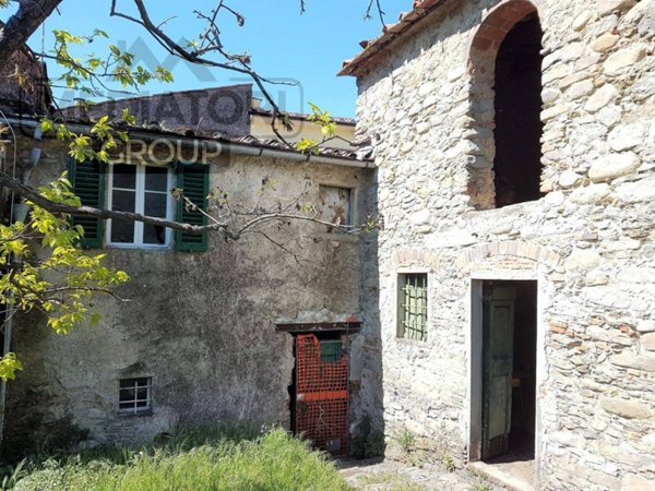 casa indipendente in vendita a Pistoia in zona Valdibure