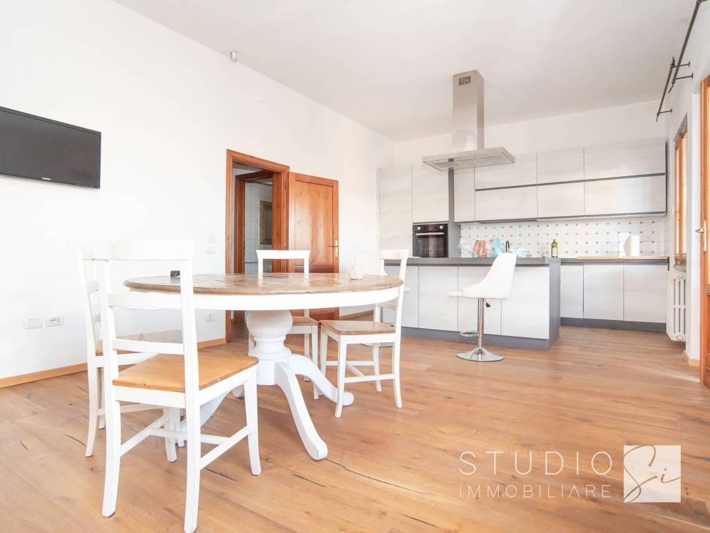 casa indipendente in vendita a Pistoia in zona Le Grazie
