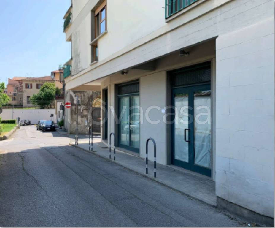 ufficio in vendita a Pistoia in zona Centro Città