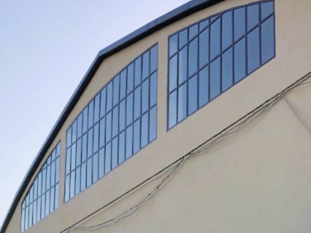 locale commerciale in vendita a Pistoia