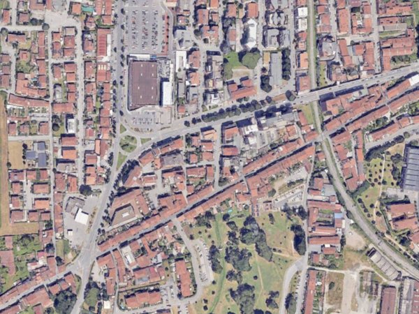 negozio in vendita a Pistoia in zona Centro Città