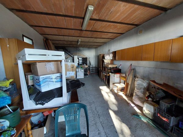 locale di sgombero in vendita a Pistoia in zona San Felice