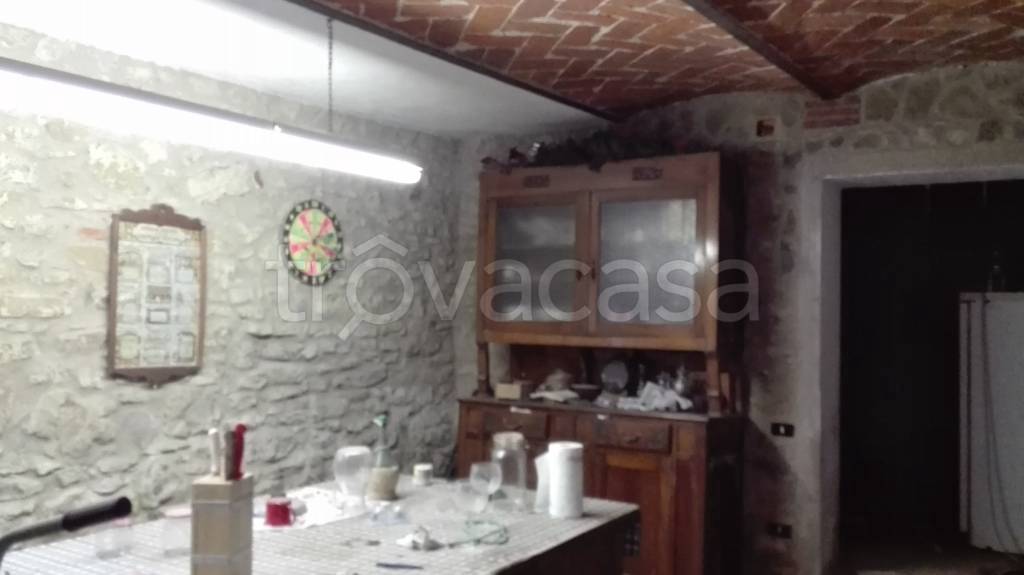 casa indipendente in vendita a Pistoia in zona Spazzavento