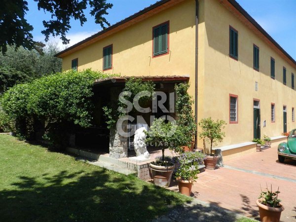 casa indipendente in vendita a Pistoia in zona Centro Città