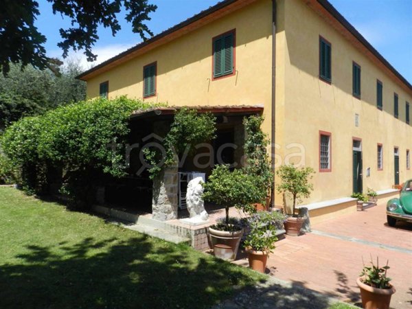 villa in vendita a Pistoia in zona Centro Città