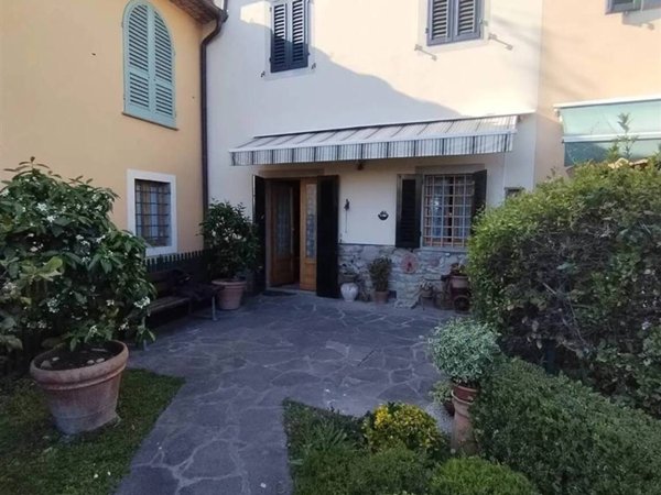 casa indipendente in vendita a Pistoia