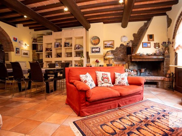 casa indipendente in vendita a Pistoia