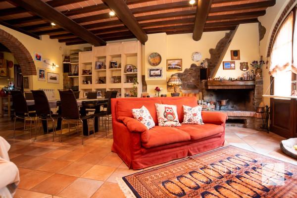 casa indipendente in vendita a Pistoia