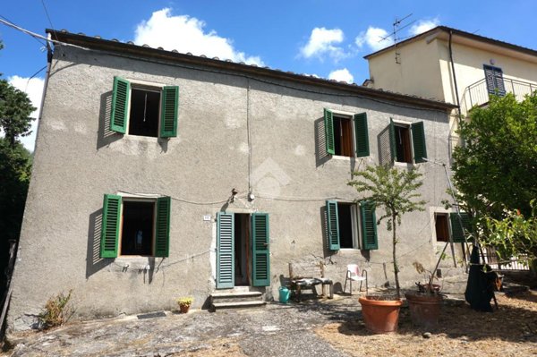 casa indipendente in vendita a Pistoia in zona Baggio