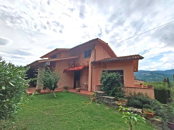 casa indipendente in vendita a Pistoia in zona San Felice