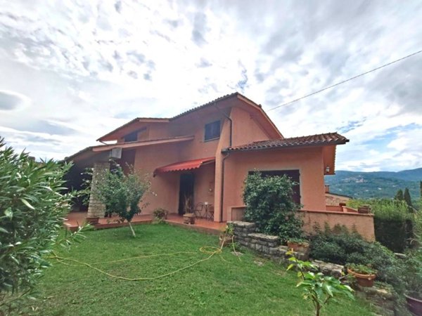 casa indipendente in vendita a Pistoia in zona San Felice