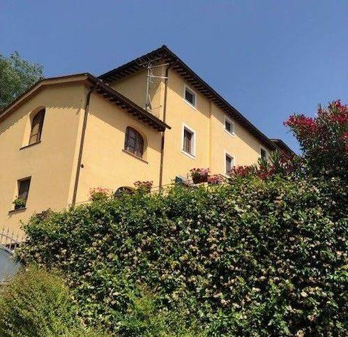 casa indipendente in vendita a Pistoia in zona Santomoro