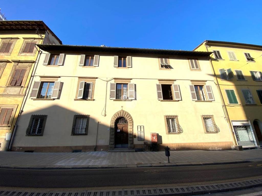 ufficio in vendita a Pistoia in zona Centro Città