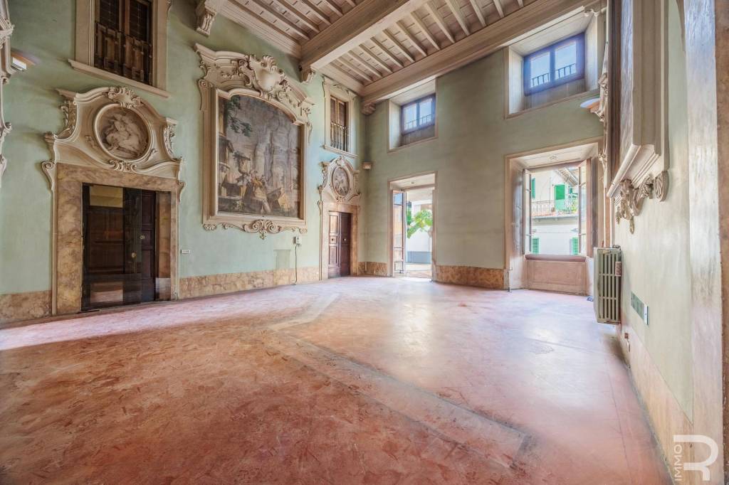 appartamento in vendita a Pistoia in zona Centro Città
