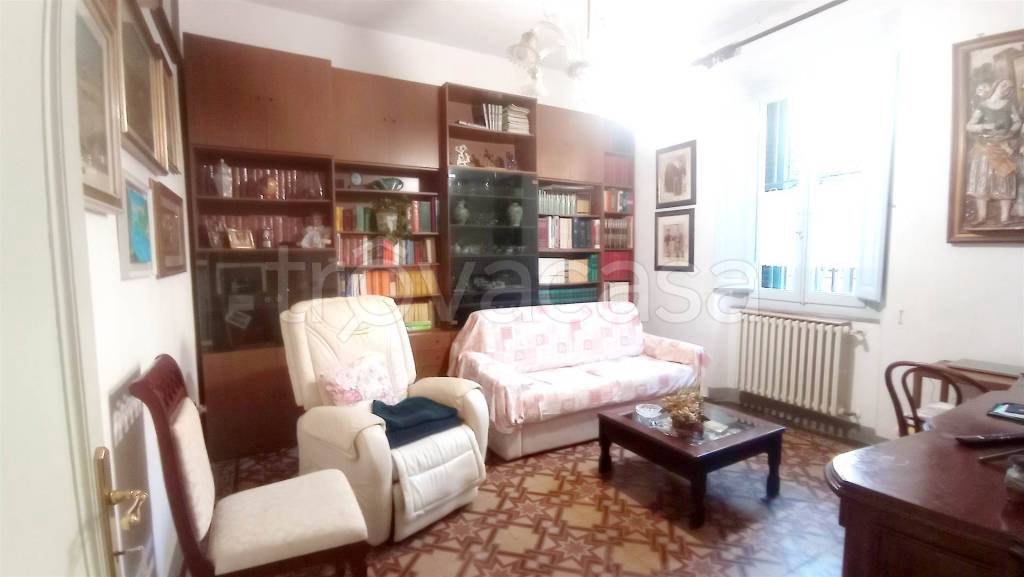 casa indipendente in vendita a Pistoia in zona Centro Città