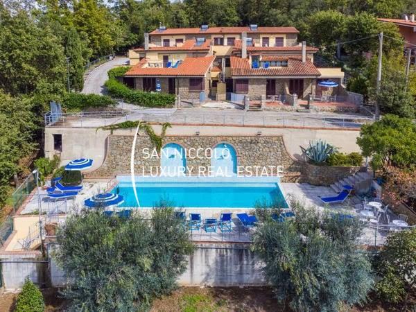 casa indipendente in vendita a Pistoia in zona Spazzavento