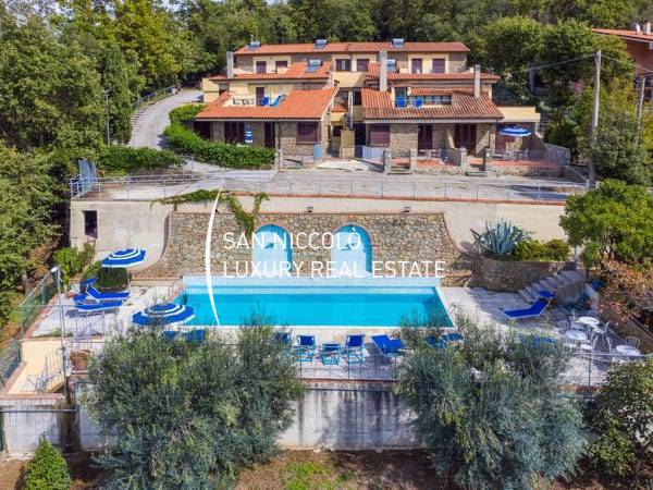 casa indipendente in vendita a Pistoia in zona Spazzavento