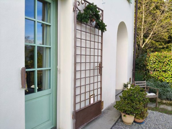 casa indipendente in vendita a Pistoia in zona Le Grazie