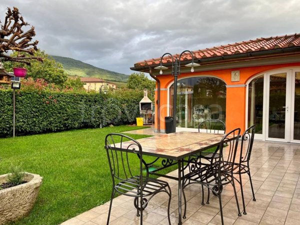 casa indipendente in vendita a Pistoia