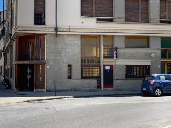 ufficio in vendita a Pistoia in zona Centro Città