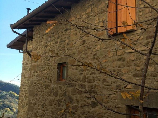 intera palazzina in vendita a Pistoia in zona Arcigliano