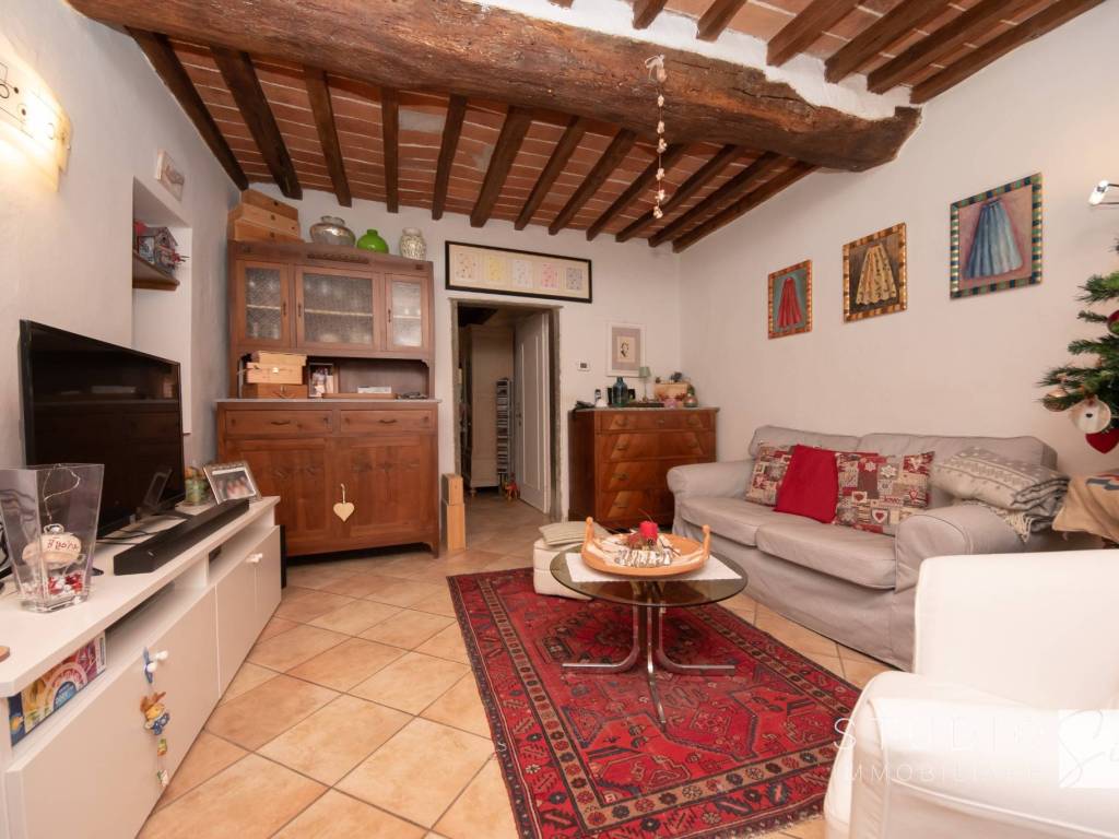 casa indipendente in vendita a Pistoia in zona Pracchia