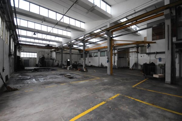locale commerciale in vendita a Pistoia